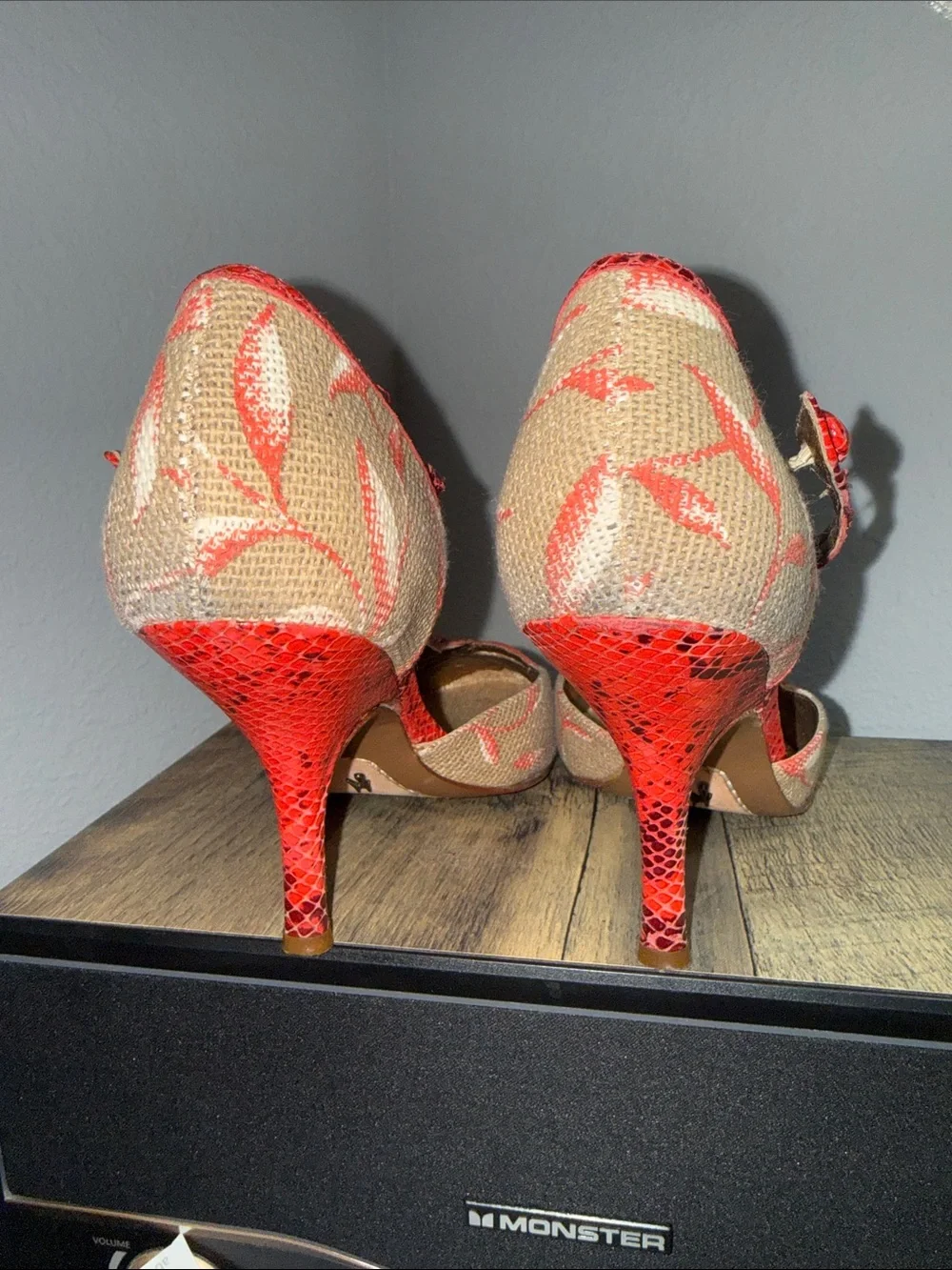 Beige Woven Heels with Red Floral Trim - Women's T-Strap Pumps
